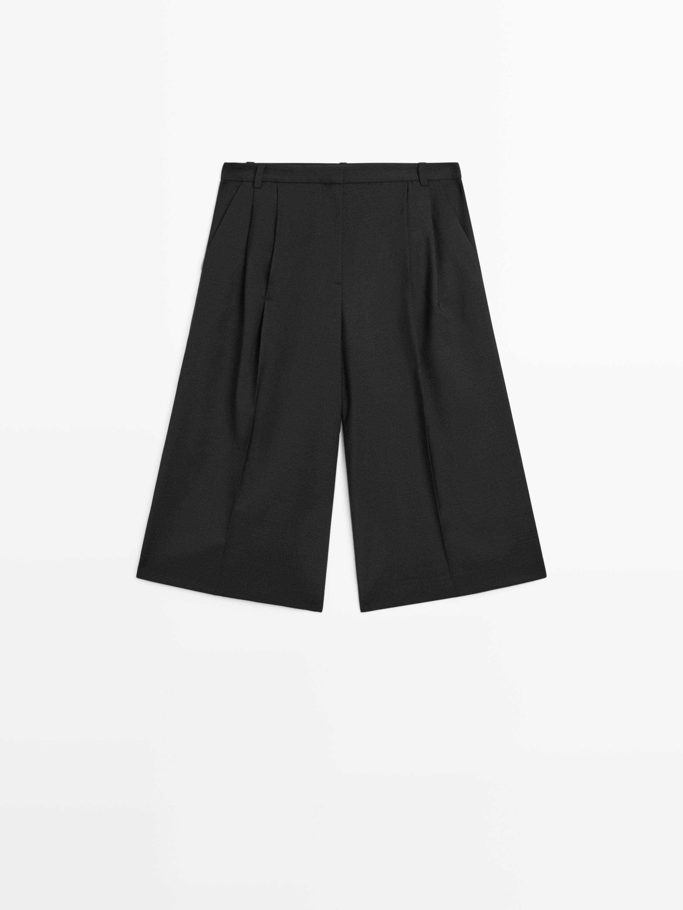 Long 100% wool Bermuda shorts